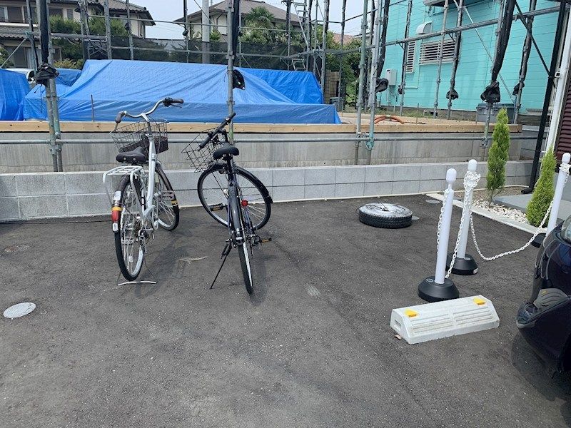 近くのヤマグチ薬局平塚真田店まで420m（徒歩6分）