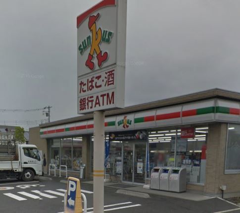 近くのサンクス 小田原成田店まで495m（徒歩7分）