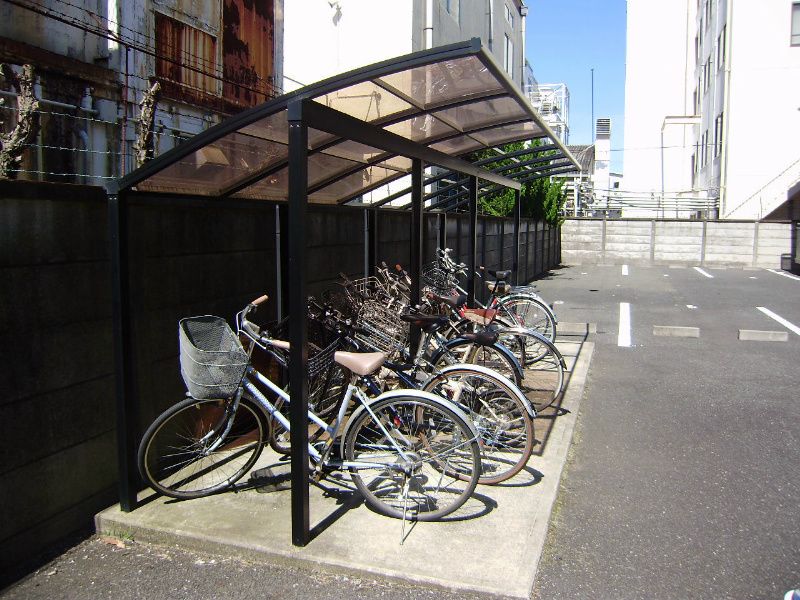 近くのmeets.四ノ宮店まで732m（徒歩10分）