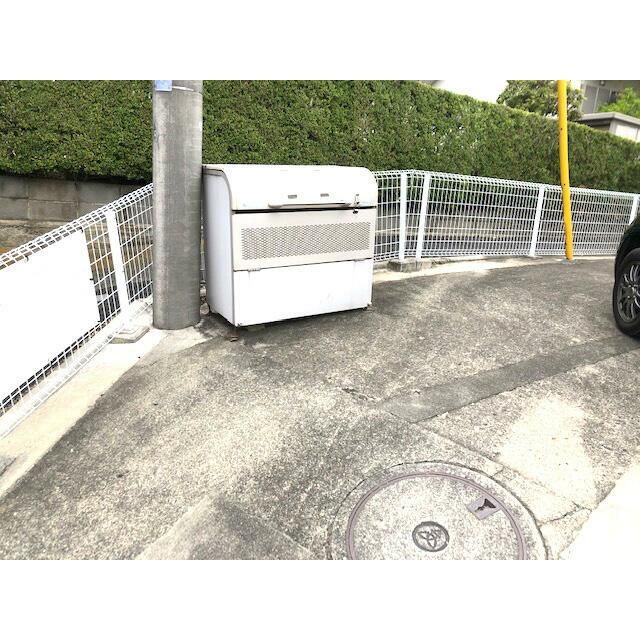 近くのスギ薬局厚木愛甲店まで201m(徒歩3分)