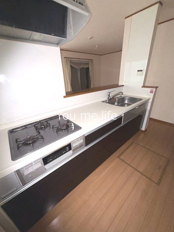 近くの茅ヶ崎南湖郵便局まで307m(徒歩4分)