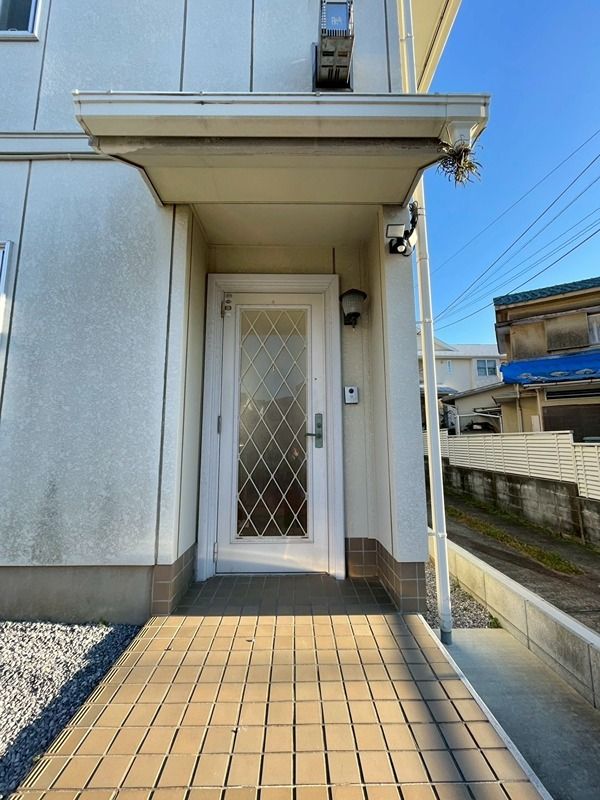 近くの鵠沼駅前郵便局まで245m（徒歩4分）