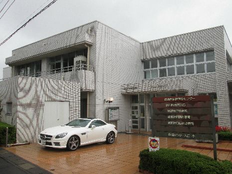 近くの綾瀬休日診療所まで251m（徒歩4分）