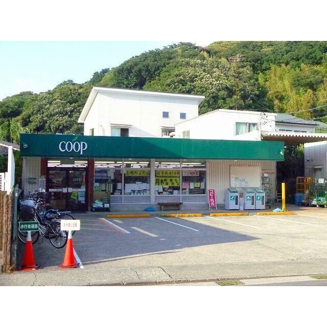 近くのファミリーマート鎌倉植木店まで56m（徒歩1分）