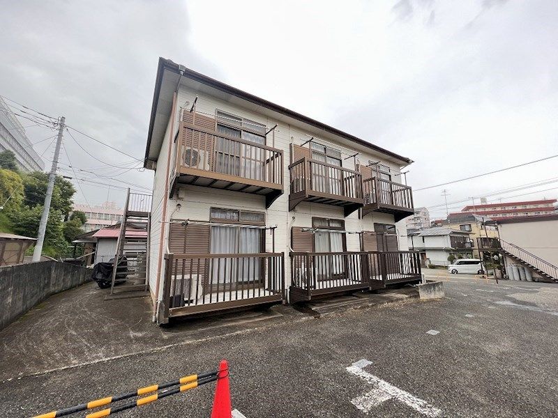 近くのローソン東海大学北門前店まで336m（徒歩5分）