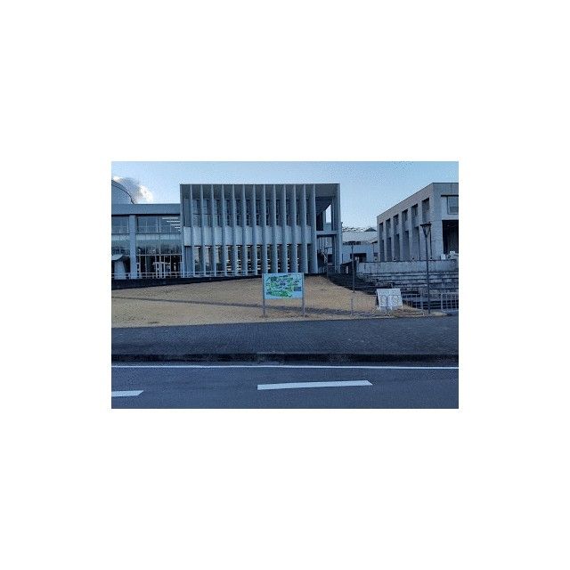 近くの慶應義塾大学湘南藤沢キャンパスまで2,634m（徒歩33分）