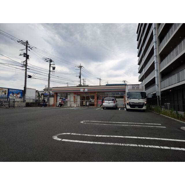 近くのローソン・スリーエフ東海大学駅前本店まで631m(徒歩8分)