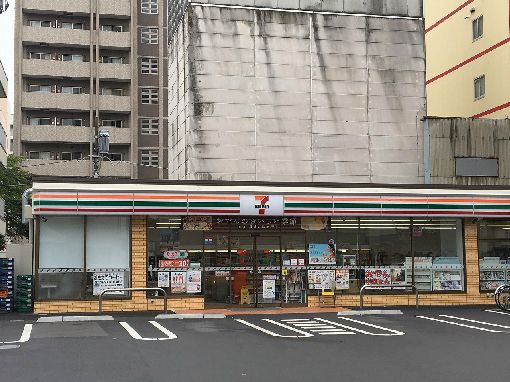 近くのセブンイレブン 平塚明石町店まで477m（徒歩6分）