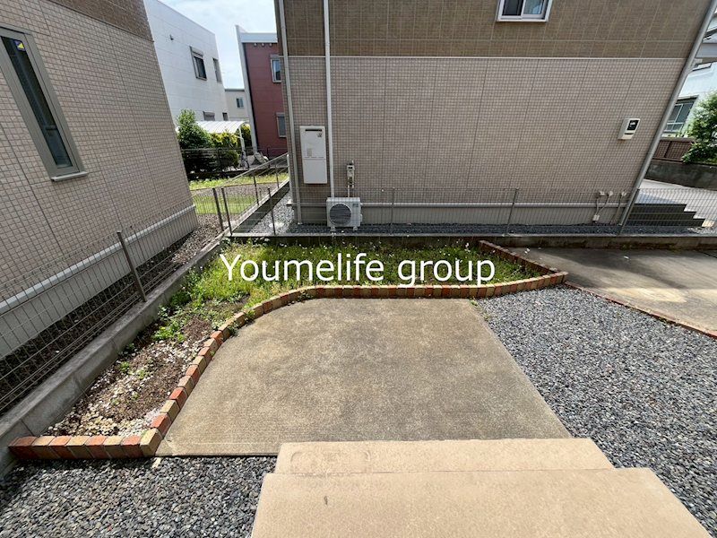 近くの伊勢原八雲保育園まで395m（徒歩5分）