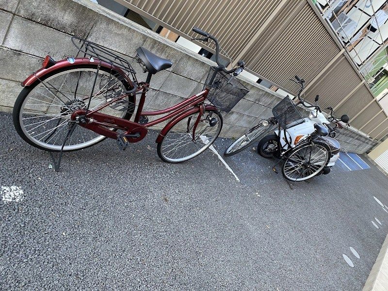 近くの秦野市立鶴巻中学校まで965m(徒歩13分)