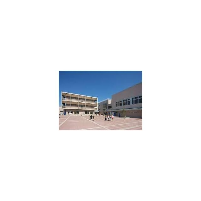 近くの茅ヶ崎市立汐見台小学校まで1,539m（徒歩20分）