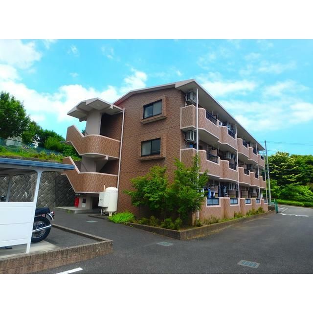 近くのファミリーマート 秦野南矢名店まで415m（徒歩6分）