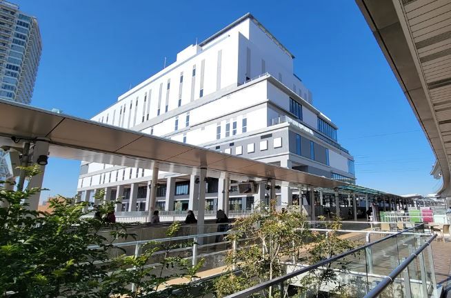 近くのViNA GARDENS PERCH（ビナ ガーデンズ パーチ）まで539m（徒歩7分）