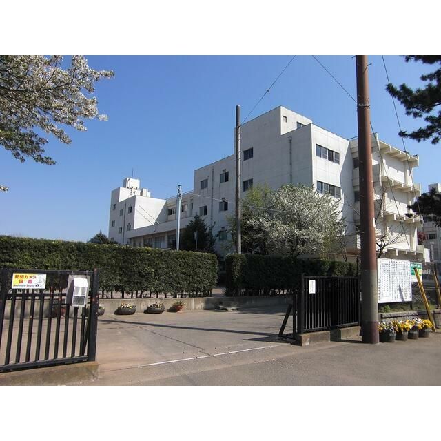 近くの医療法人社団哺育会桜ヶ丘中央病院まで421m(徒歩6分)