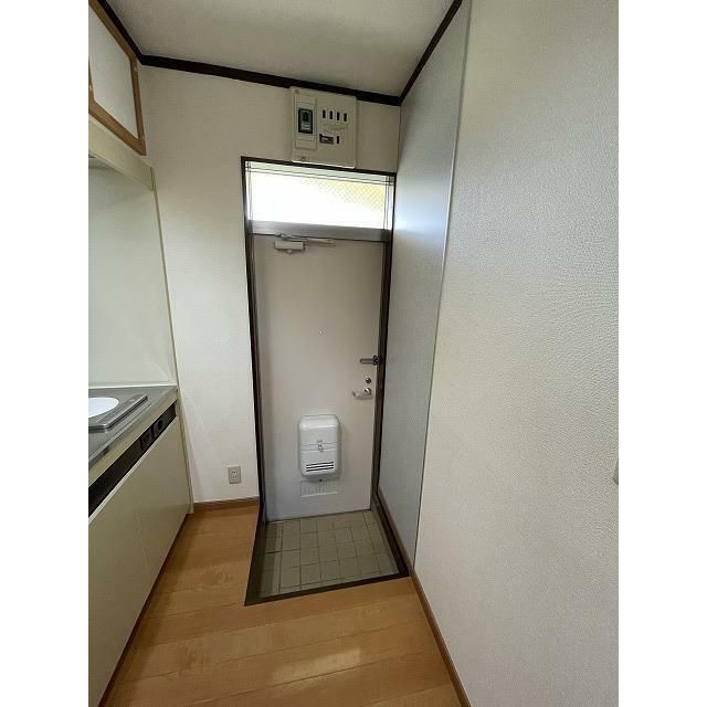 近くの小鮎郵便局まで217m（徒歩3分）
