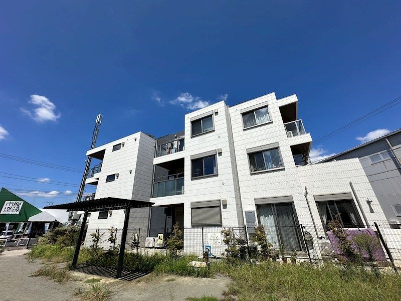 近くの浜竹エルム薬局まで227m（徒歩3分）