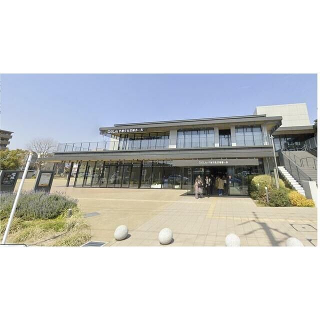 近くのひらしん平塚文化芸術ホールまで415m（徒歩6分）