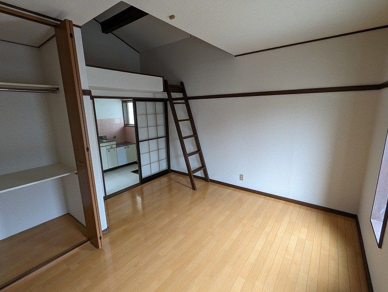 ベッドルーム