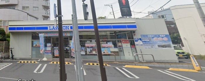 近くのローソン 片瀬海岸一丁目店まで742m（徒歩10分）