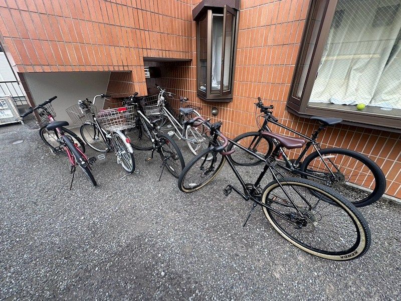 近くのセブンイレブン秦野東海大学前駅入口店まで269m(徒歩4分)