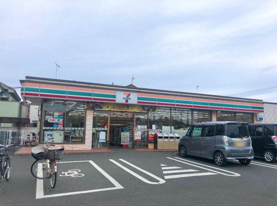 近くのセブンイレブン 茅ケ崎円蔵店まで747m(徒歩10分)