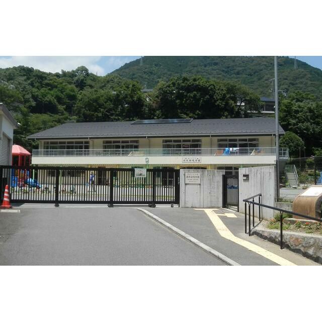 近くの箱根町立湯本幼稚園まで617m(徒歩8分)