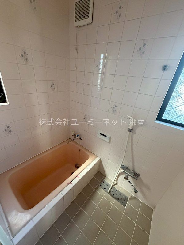 近くの全日食チェーン戸塚汲沢店まで641m(徒歩9分)