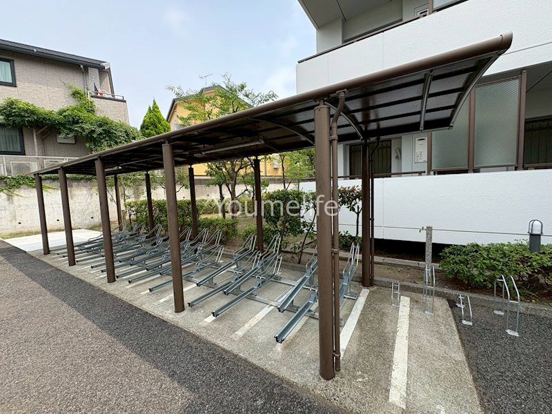 近くの藤沢市立鵠沼小学校まで1,066m(徒歩14分)
