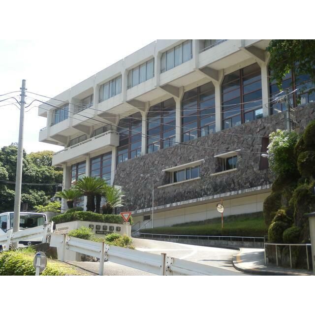 近くの箱根町役場まで533m（徒歩7分）