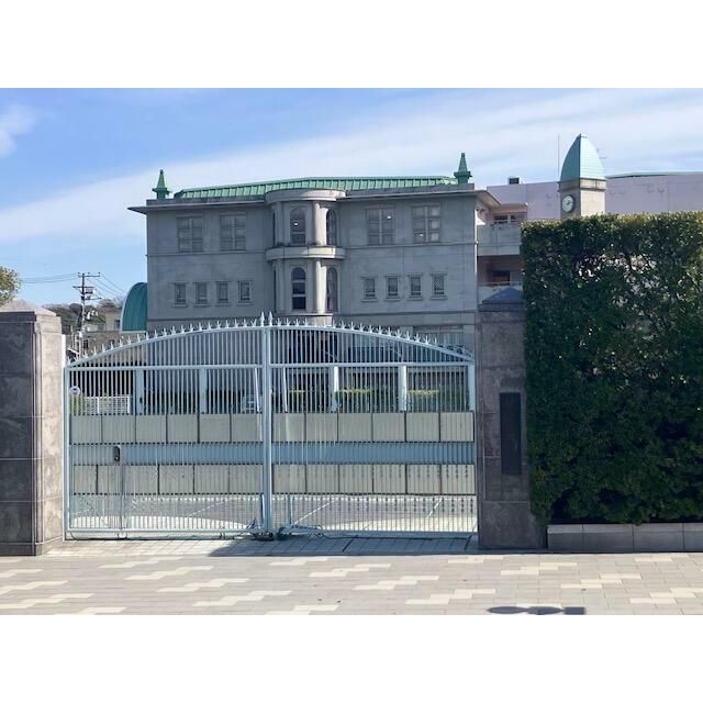 近くの私立鎌倉女学院中学校まで688m(徒歩9分)