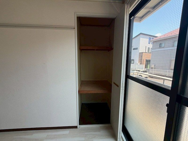 近くのクリエイトエス・ディー厚木戸室店まで561m（徒歩8分）