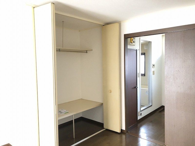近くのしまむらストアー中里店まで254m（徒歩4分）