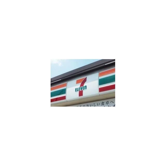 近くのファミリーマート泉かまくらみち店まで445m（徒歩6分）