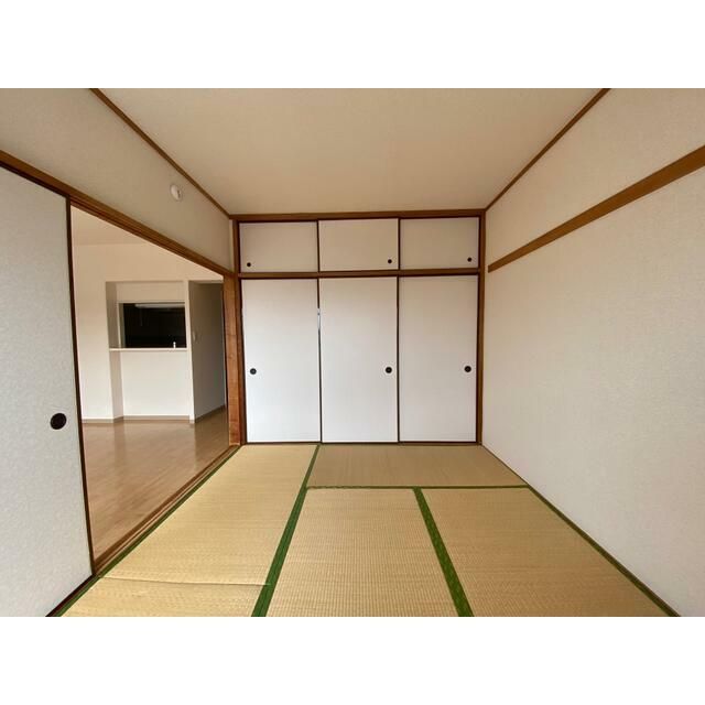 近くのサカイヤ　戸塚下郷店まで335m（徒歩5分）
