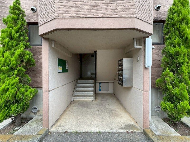 近くのローソン 海老名東柏ヶ谷二丁目店まで121m(徒歩2分)