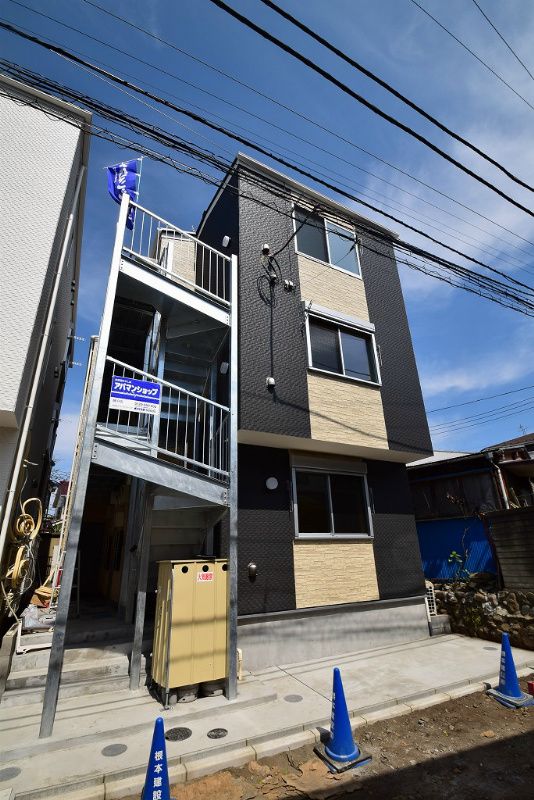 近くのローソンストア100 藤沢橋店まで407m（徒歩6分）