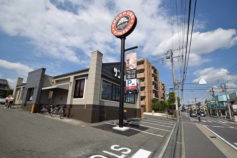 近くのサンマルクカフェ 飯島店まで559m(徒歩7分)
