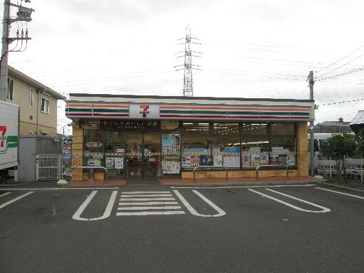 近くのセブンイレブン 綾瀬吉岡東店まで201m（徒歩3分）