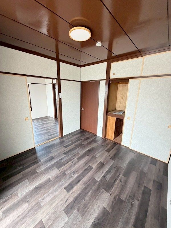 近くのクリエイト薬局 平塚宮の前店まで720m（徒歩9分）