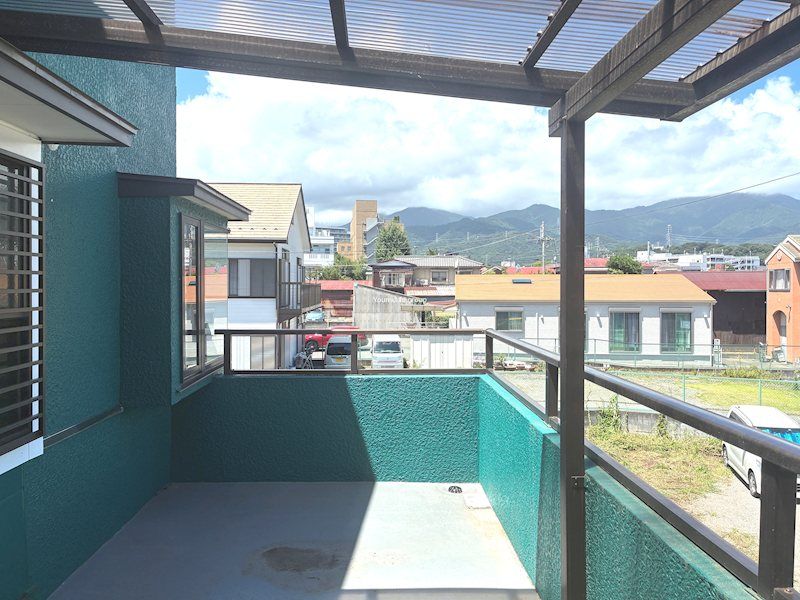 近くのファミリーマート 秦野本町二丁目店まで191m（徒歩3分）