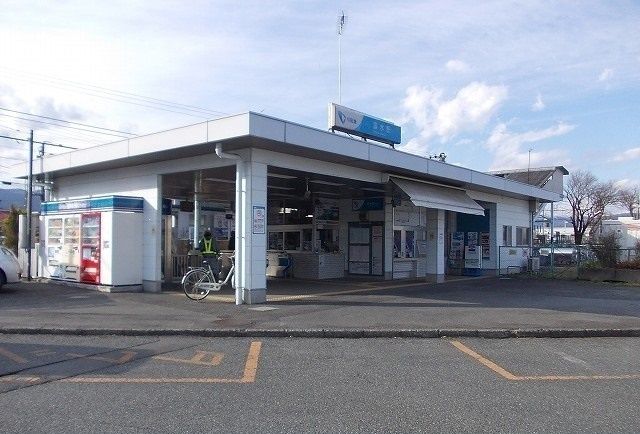 近くの小田急線・富水駅まで1,980m（徒歩25分）