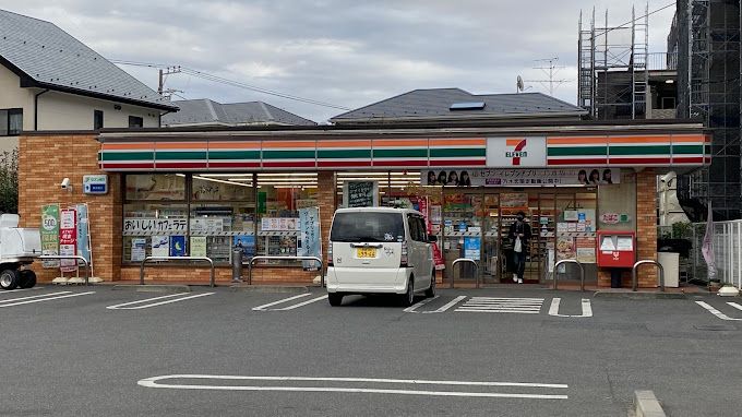 近くのセブンイレブン 座間相武台東店まで438m（徒歩6分）