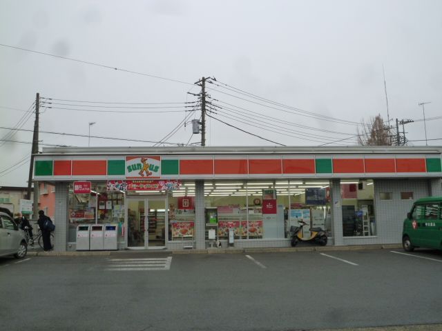 近くのサンクス 厚木下荻野店まで499m（徒歩7分）