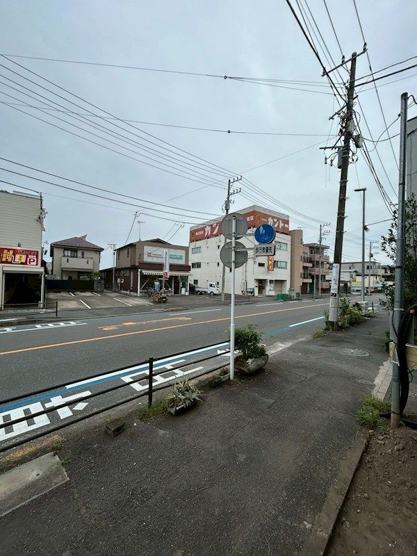 近くのローソン 本厚木駅前店まで517m(徒歩7分)