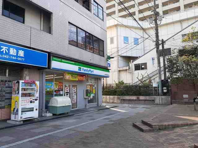 近くのファミリーマートまで287m(徒歩4分)