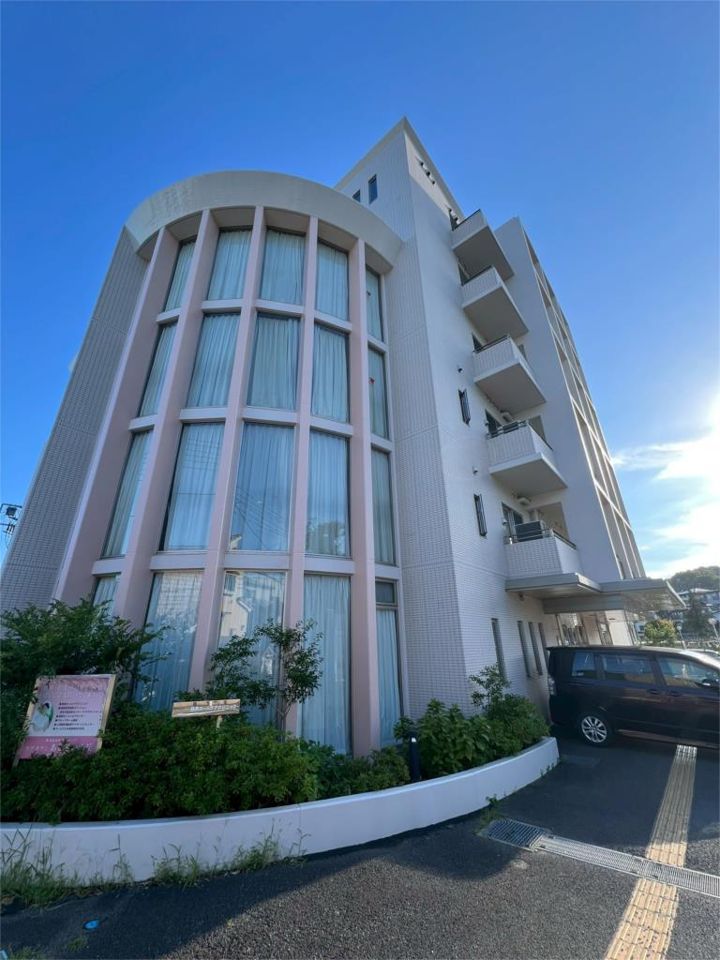 近くの鶴巻訪問看護ステーションまで863m(徒歩11分)