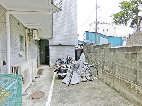 近くのユーコープ 藤が岡店まで76m（徒歩1分）