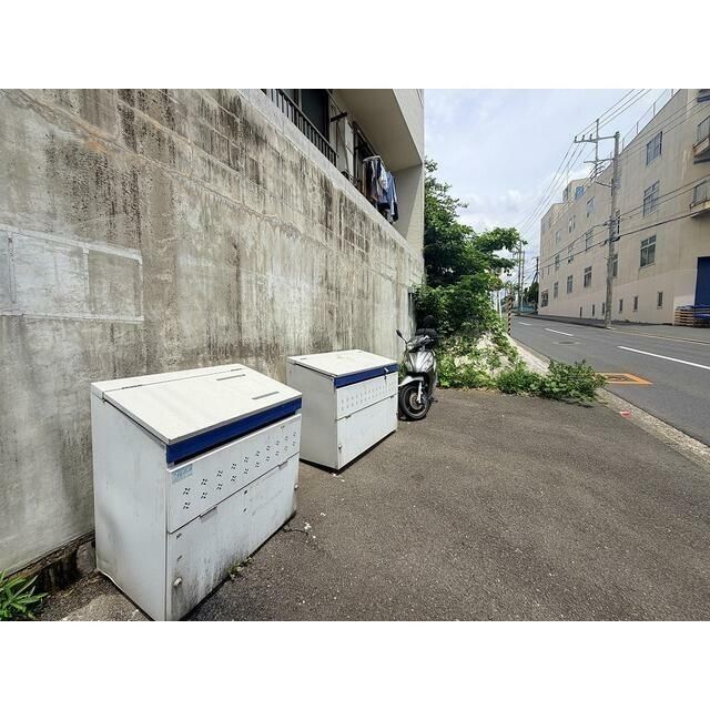 近くのユーコープ 厚木戸室店まで431m（徒歩6分）