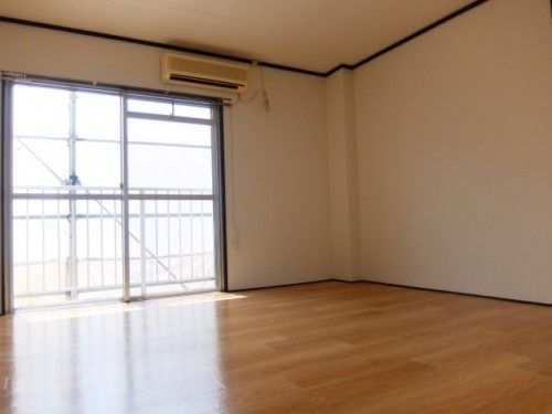 近くの業務スーパー 厚木店まで695m(徒歩9分)