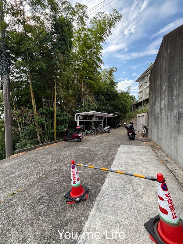 近くのサミットストア 下倉田店まで753m（徒歩10分）